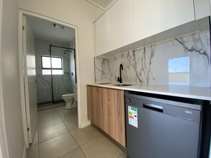 To Let 1 Bedroom Property for Rent in Sandown Western Cape
